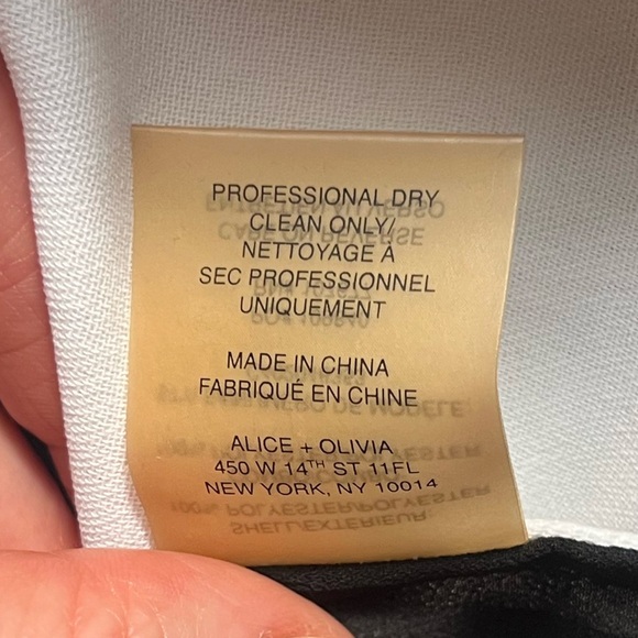 Alice + Olivia White Black Semi Sheer Short Sleeve Spring Summer Top Size M - Picture 5 of 8